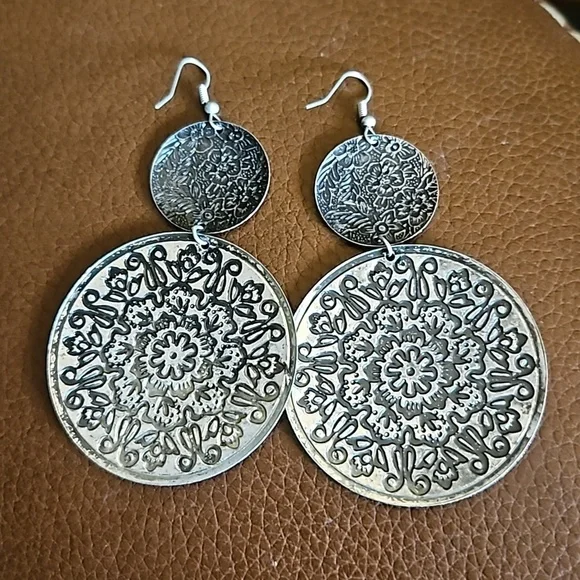 Vintage Large Floral Mandala Metal Circle Festival Dangle Hook Earrings - Picture 7 of 7